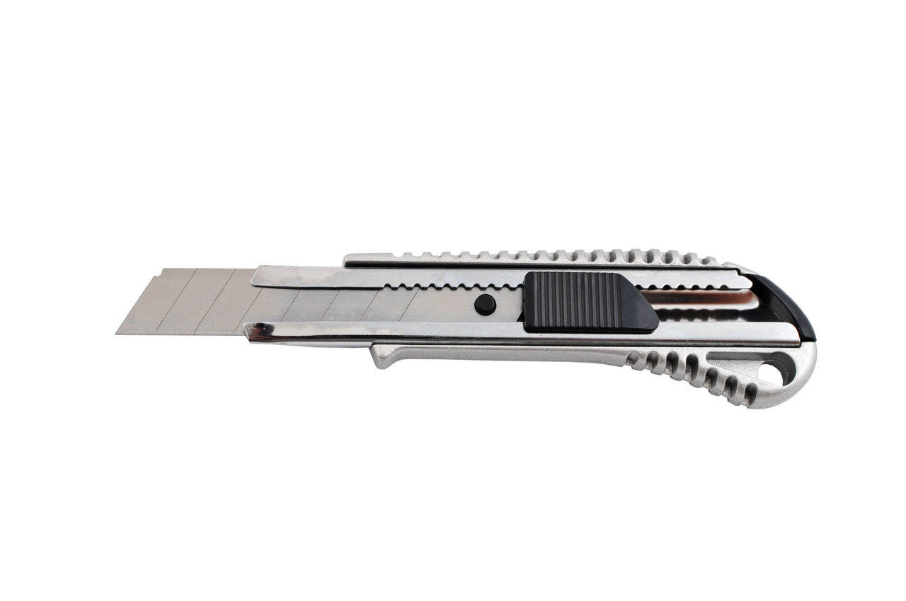 Нож Mastertool - 18 мм металлический 1