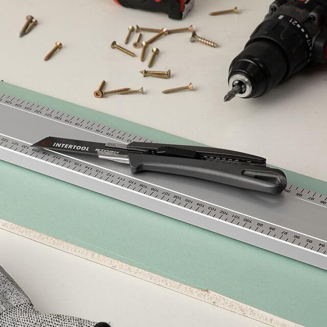 Нож сегментный Intertool-Storm - 18 мм алюминиевый 9